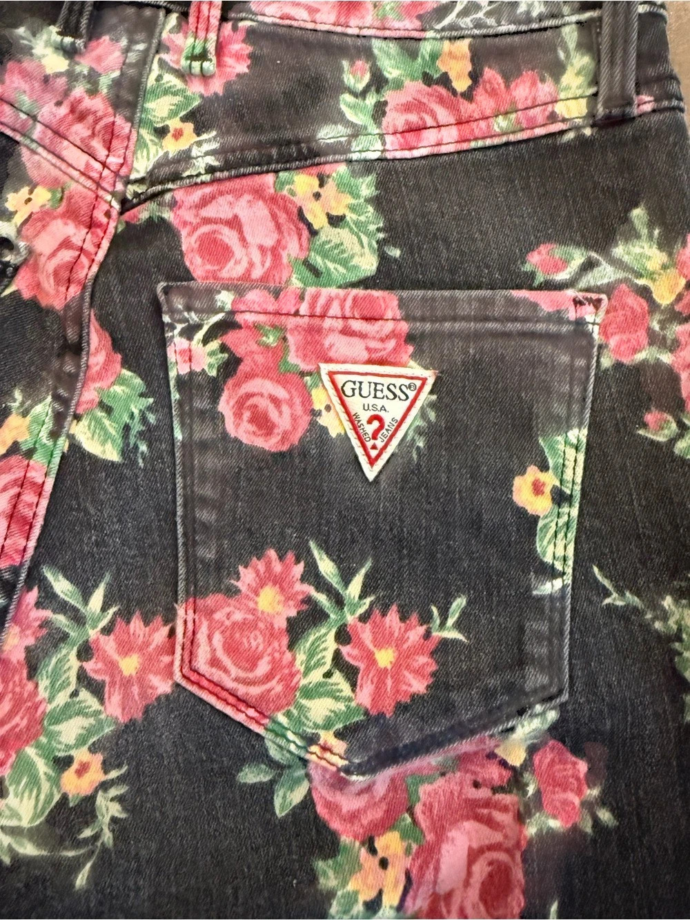 GUESS 1993 Z Zip Crop Floral Jeans in Black & Pink